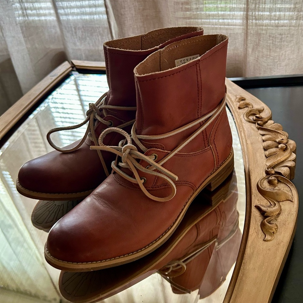 Women’s Timberland Classic Brown Leather Boots